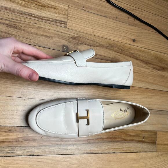 Tod's T Women's 38 1/2 US 8.5 Timeless Leather Loafters White With Gold Hardwear - Picture 6 of 16